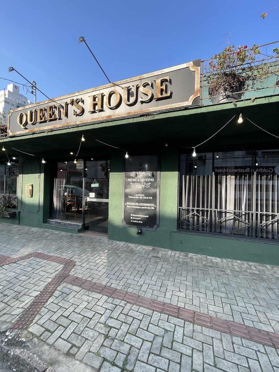 Queen's House Pub